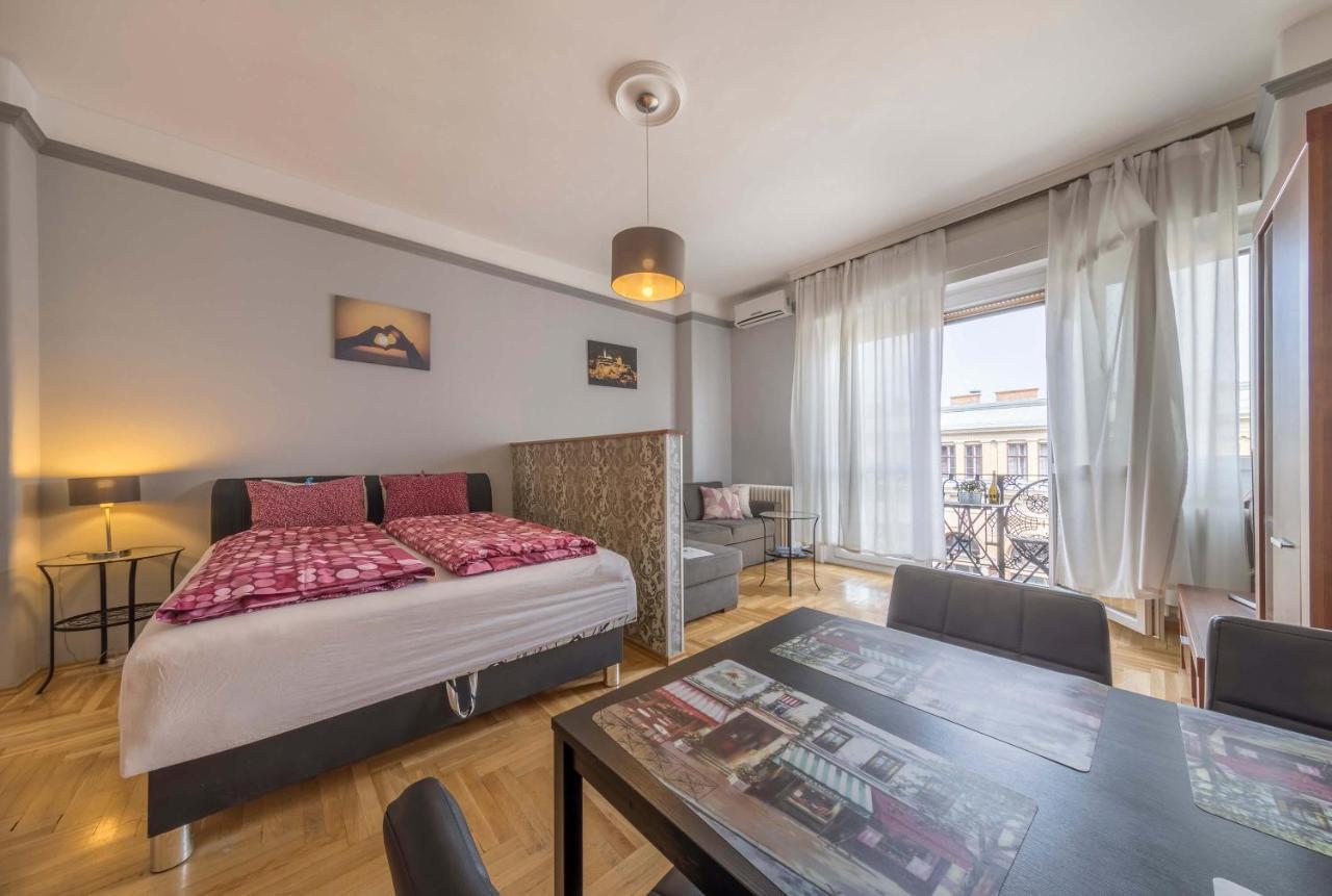 Apartment Astoria Balcony Budapest